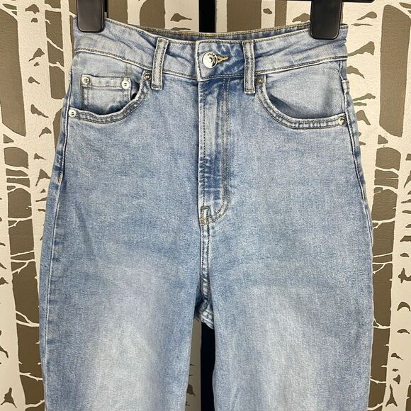 Divided H&M Ultra High Rise Straight Jeans 0 - Picture 6 of 10
